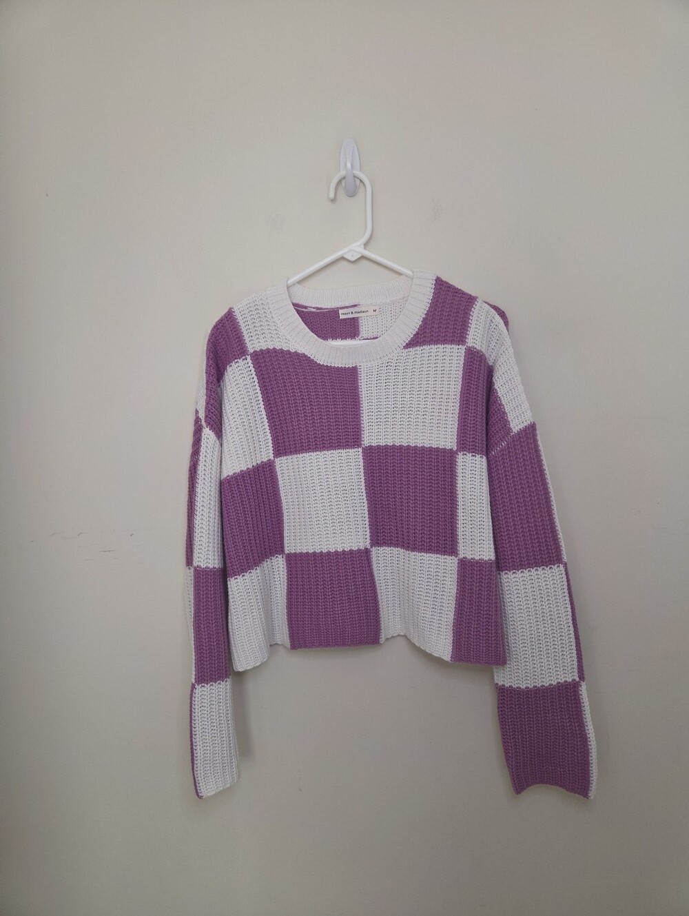 Women's Moon & Madison Purple Checkered Sweater Sz Medium - Picture 7 of 7